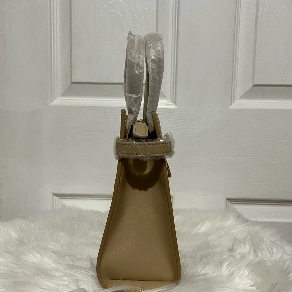 💗 *NEW* Tan Satchel Hand Bag‎